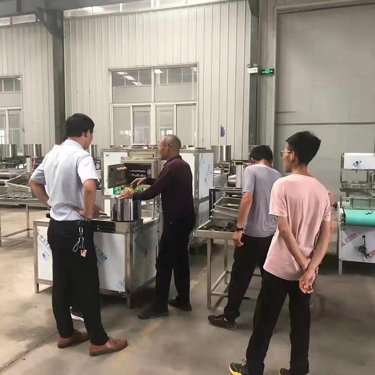 黑龍江客戶考察干豆腐機